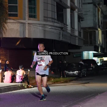 Runner Photo 7976749