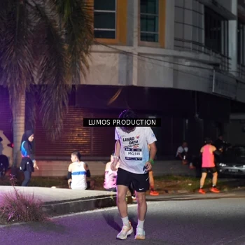 Runner Photo 7976916