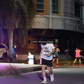 Runner Photo 7976929