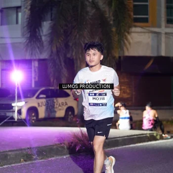 Runner Photo 7976943