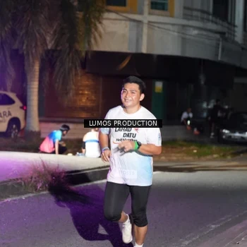Runner Photo 7977038