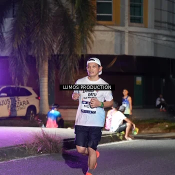 Runner Photo 7977100