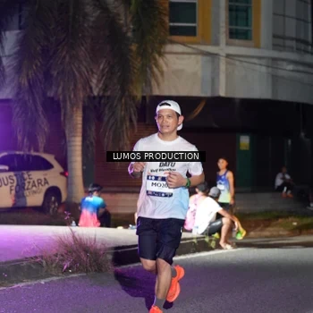 Runner Photo 7977103