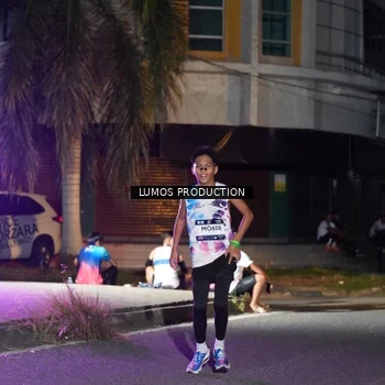 Runner Photo 7977137