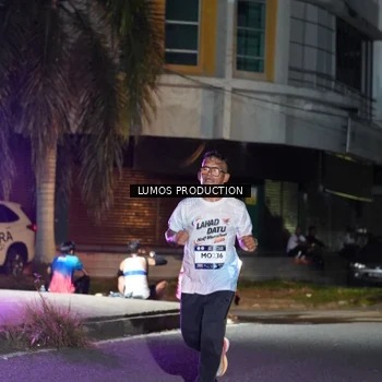 Runner Photo 7977170