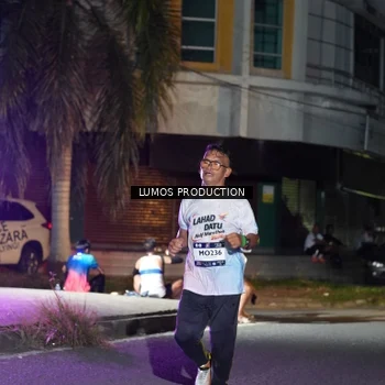 Runner Photo 7977172