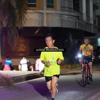 Runner Photo 7977344