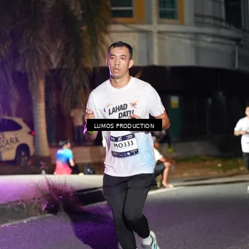 Runner Photo 7977571