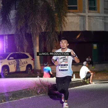 Runner Photo 7977603