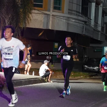 Runner Photo 7977635
