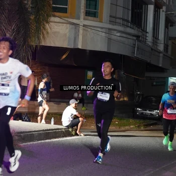 Runner Photo 7977637