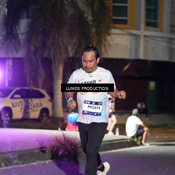 Runner Photo 7977892