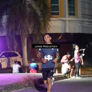 Runner Photo 7978943