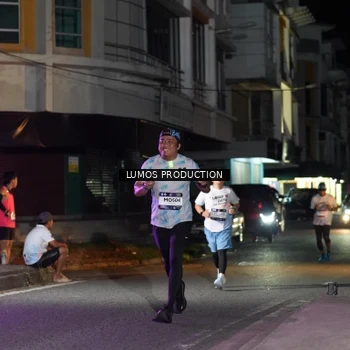 Runner Photo 7979100