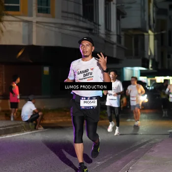 Runner Photo 7979285