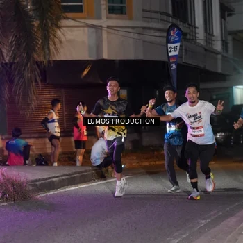 Runner Photo 7979343