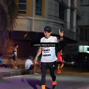 Runner Photo 7979743