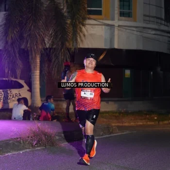 Runner Photo 7982107
