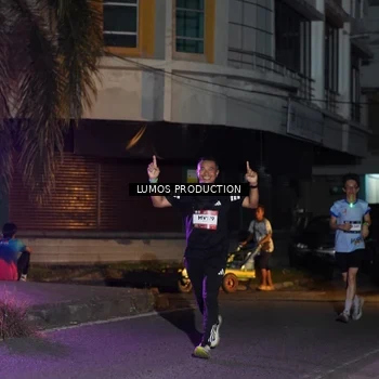Runner Photo 7983071