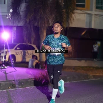 Runner Photo 7983689
