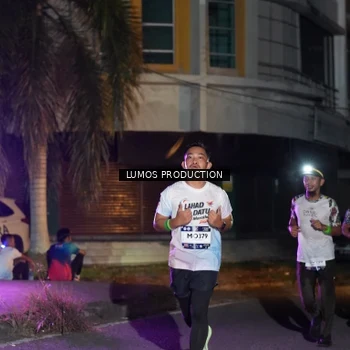 Runner Photo 7983750