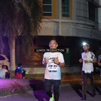 Runner Photo 7983754