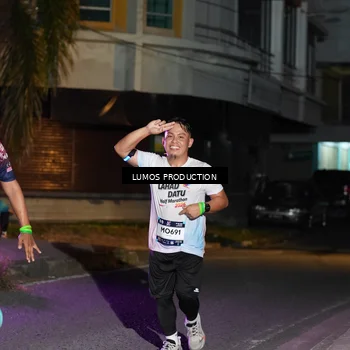 Runner Photo 7983964