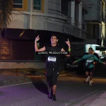Runner Photo 7984113