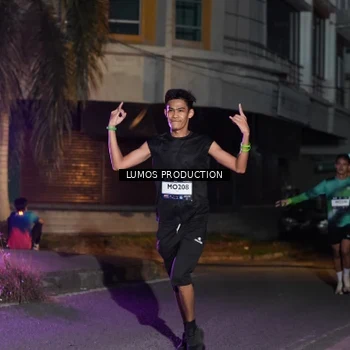 Runner Photo 7984128