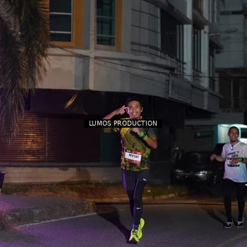 Runner Photo 7984292