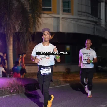 Runner Photo 7984418