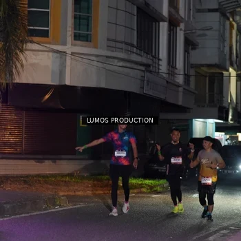 Runner Photo 7984973