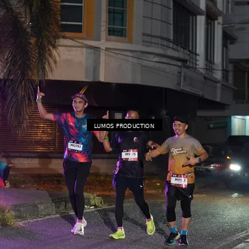 Runner Photo 7985002