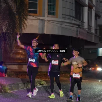 Runner Photo 7985004