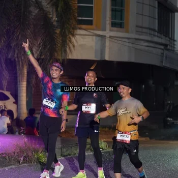 Runner Photo 7985023