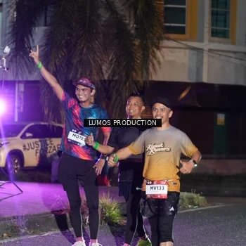 Runner Photo 7985053