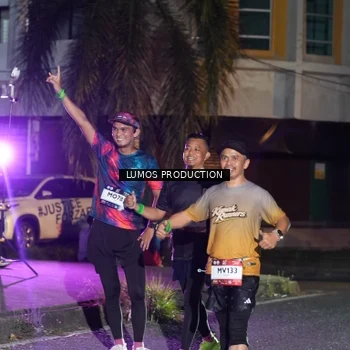 Runner Photo 7985056
