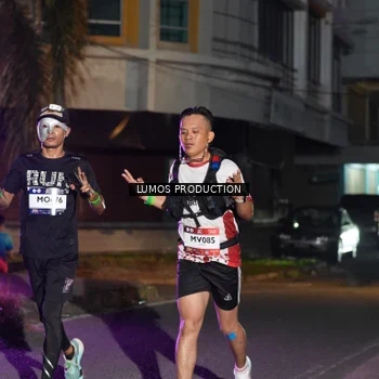 Runner Photo 7985165