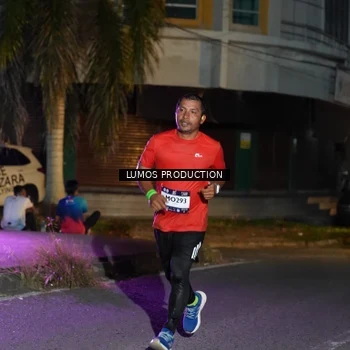 Runner Photo 7985386