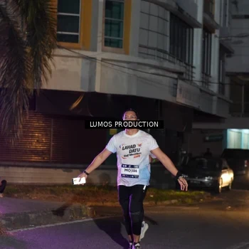 Runner Photo 7985414