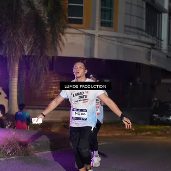 Runner Photo 7985423