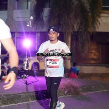 Runner Photo 7985436
