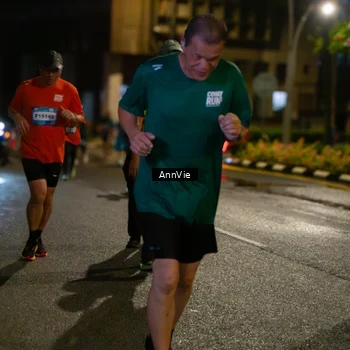 Runner Photo 7985748