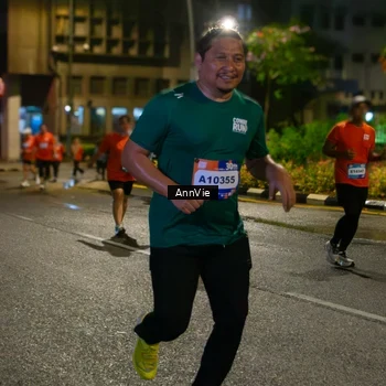Runner Photo 7986007