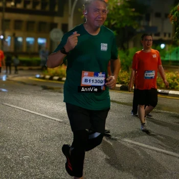 Runner Photo 7986012