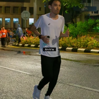 Runner Photo 7986124