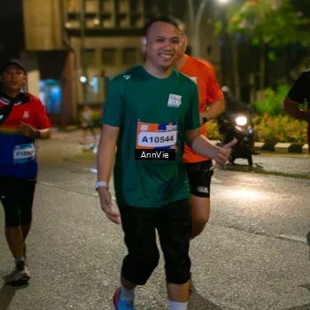 Runner Photo 7986352