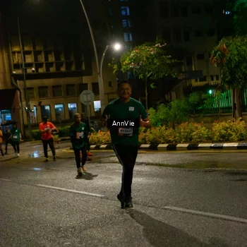 Runner Photo 7986693