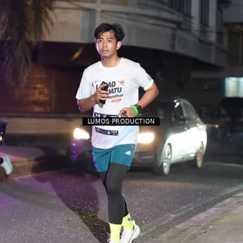 Runner Photo 7986761