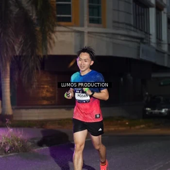 Runner Photo 7987039